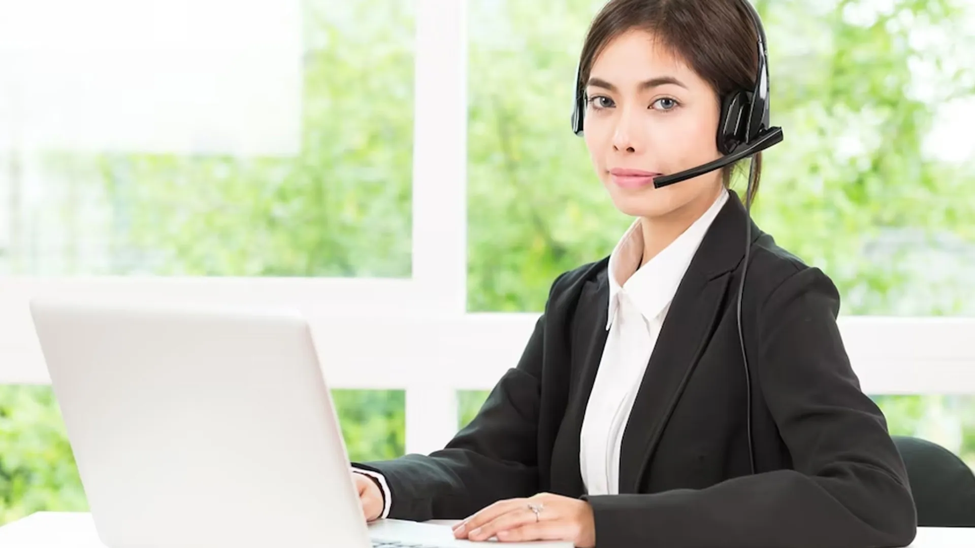 Đội ngũ hỗ trợ khách hàng hi8823 sẵn sàng phục vụ